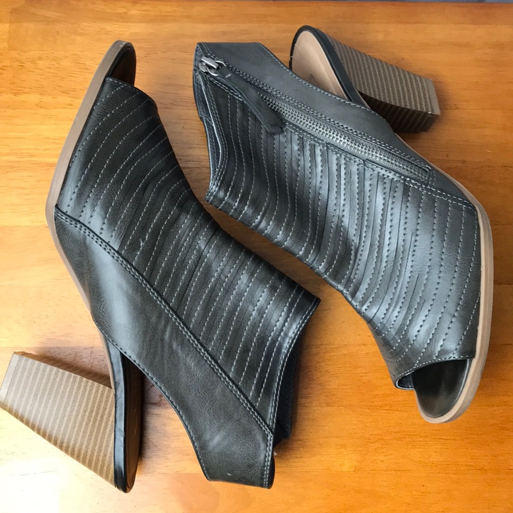 CL by Laundry Peep Toe Booties Grey Sz:10 - Picture 5 of 8